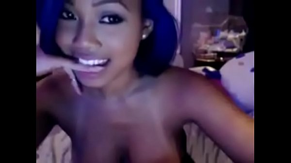 sexy asiatico in topless