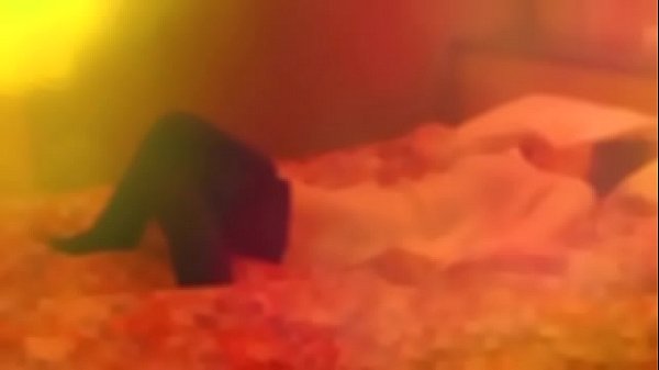 Des orgasmes continus s'élevant d'un ventre profondément aimé avec une thérapie par hypnose nocturne