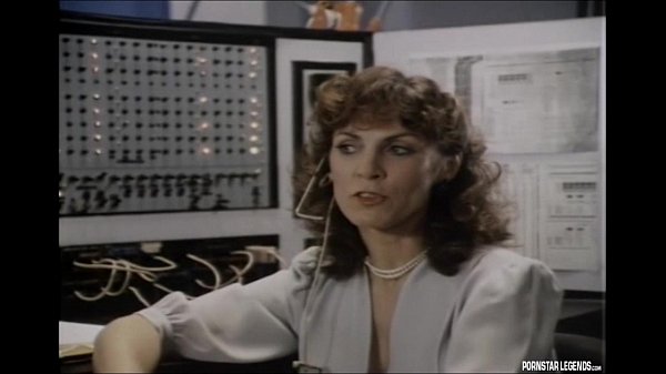 色情明星劳里史密斯给口交