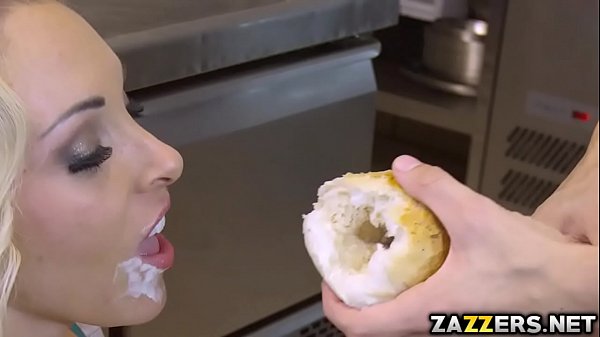 Il latte perfetto di Victoria e il culo perfetto