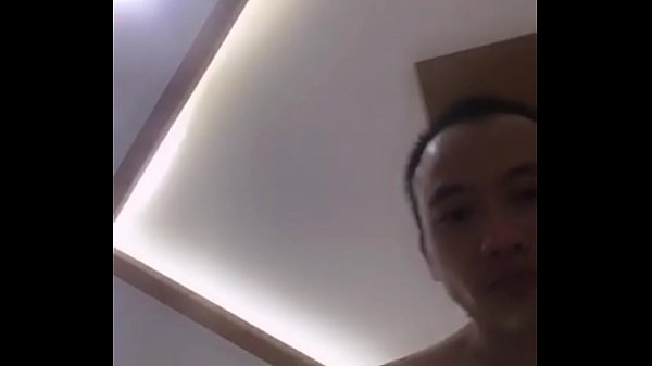 Geiles Mädchen lädt ihren Liebhaber ein, in ihr Motel zu kommen (5)