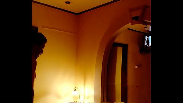 Parte 2 d.. Gordito disfruta de una buena cojida de mi mujer por dinero.