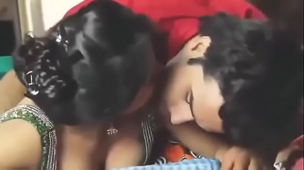 Hot sexy Bhabhi romance desy sexy mallu zia video India video di sesso video sexy hot