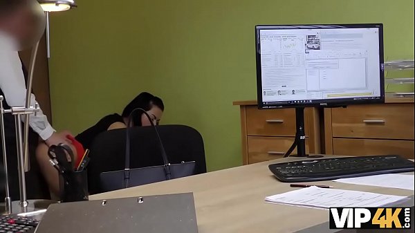 VIP4K. Sie hätte nie gedacht, dass es beim Sex mit Fremden um Geld gehen würde, aber es passiert