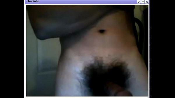 Der verheiratete Mann chattet schwul mit Vietfun