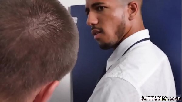 I ragazzi etero del college diventano gay senza pantaloni venerdì!