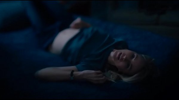 Netflix-Lesbenserie „GYPSY“ – MILF Naomi Watts masturbiert und denkt an die junge Sophie Cookson