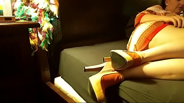 German MILF Frau erste anal Orgasmus auf Webcam Erdbeben