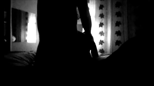 Ad Alexia piace essere il mio cane, le piace stare a quattro zampe.