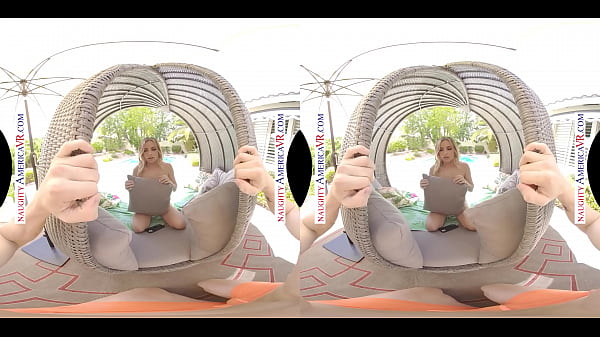 Naughty America - La tua amica Anna Claire Clouds è a casa tua, arrapata da morire, e vuole il tuo grosso cazzo!!!