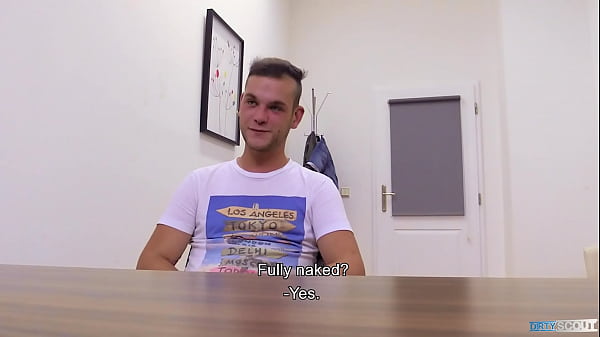 Mit etwas mehr Geld verwandelt sich ein einfacher Blowjob in ein Arschlochdehnungserlebnis - BigStr