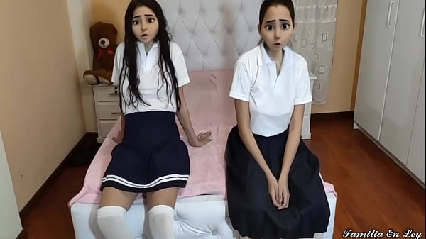 Il patrigno educa sessualmente le sue innocenti figliastre, parte 2