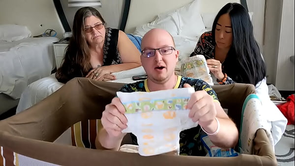 用 Kinkydreamzzz 打开罕见的日本 BB 尿布