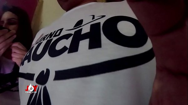 TOUT CE QUI SE PASSE DERRIÈRE LA CAMÉRA - Dinnigata - Joy Cardozo - Pernocas