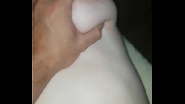 Weiße Blondine reitet heiß