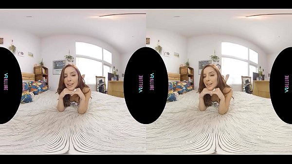 Sexy virtual_reality Teen shows off