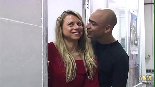 Chiếc ví xấu xa đi chuyển một lá thư và cuối cùng lại rơi vào giữa một cuộc hoan lạc!!