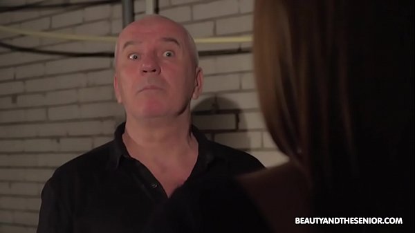 Riparazione dei tubi degli anziani