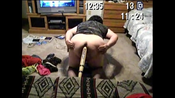 Objects insertion, baseball bat and hammer handles.