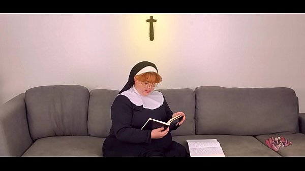 especial del domingo: monja gordita se folla el crucifijo -corto