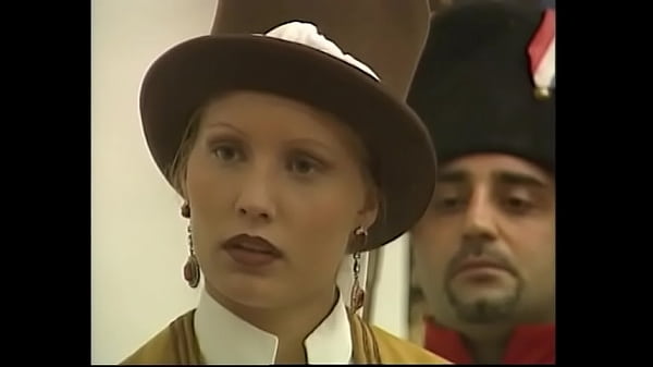 Die wahre Liebe Napoleons, Josephine, konnte ihm kein Erbe hinterlassen, also musste er sich von ihr scheiden lassen und die österreichische Prinzessin Maria Louisa heiraten