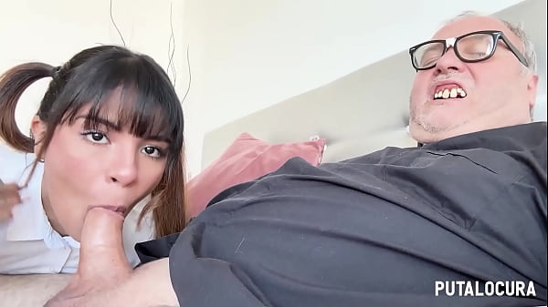 PutaLocura - La chatte de l'étudiante latina Michy P&eacute_rez a besoin du sperme du père Dami&aacute_n