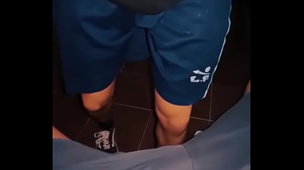 LA CURIOSA HETERE ME FOLLA SIN CONDON POR PRIMERA VEZ