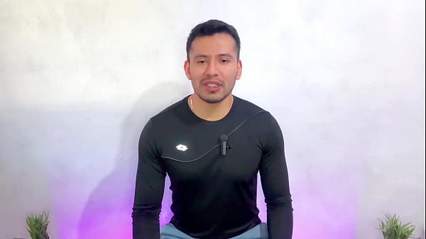 Un seminarista colombiano penetra senza preservativo un giovane cileno con i suoi 20 cm di cazzo nella casa dei seminaristi! storia sessuale