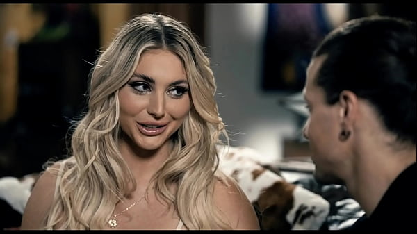 Ich habe die verrückte beste Freundin meiner Frau mit dickem Arsch gefickt, während sie im Bett lag – Ganzer Film auf FreeTaboo.Net