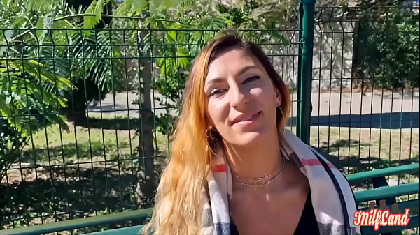 Kyara, Aude et Stella, trio de coquines, partagent une bite