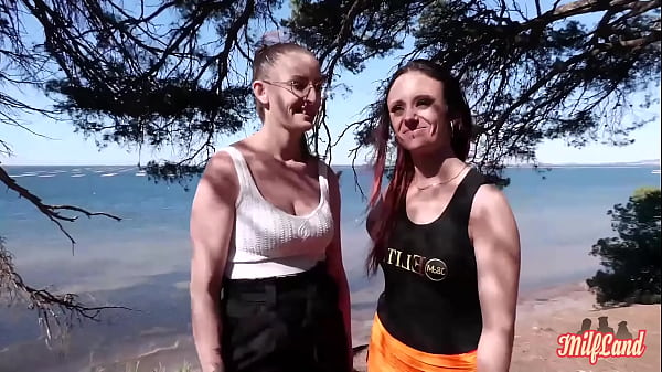 Arianna et Angelina, milfs plantureuses, s'_offrent une queue