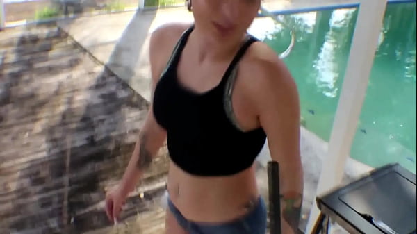 NDNgirls #18 Native American Indian Girls - De rares chaudasses exotiques de la nation Navajo et Cree tout droit sorties du Rez ! Des stars du porno, des MILF et des amateurs amérindiens se font prendre par la BBC.