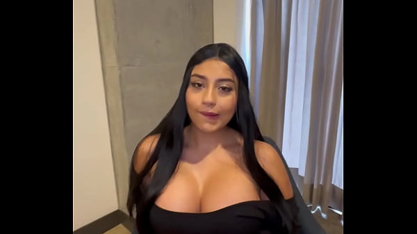 Heiße, wunderschöne Teenie-Tänze - abspritzen