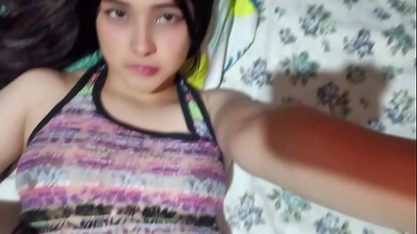 Dulce coño de joven asiática (REAL CASERO)