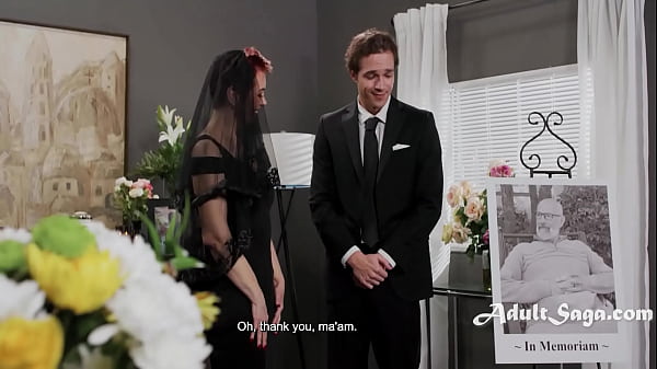 La viuda de GILF se folla al joven organizador en el funeral de su marido - Jayden Marcos, Ruby Lynne