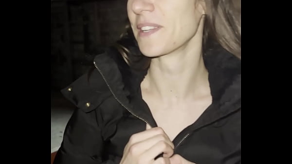 Torno in albergo, ma questa serata mi ha messo molta eccitazione e non posso...