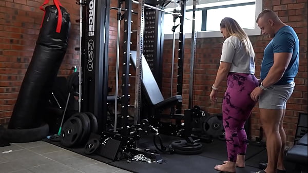 Personal Trainer Rims &amp_ Trains Big Butt MILF Client'_s Ass to Deep Anal Creampie
