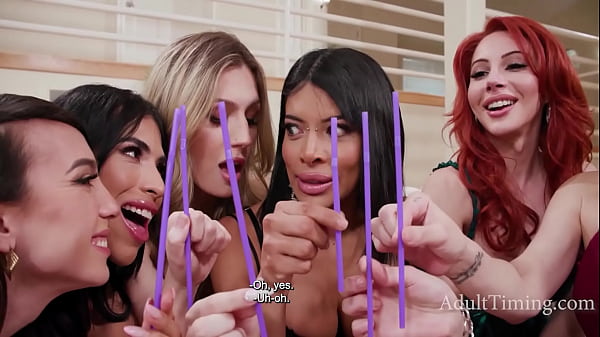 Trans Club gioca a decidere chi farà il bottom oggi: Khloe Kay, Jade Venus, Ariel Demure, Kasey Kei, Lola Morena, Avery Lust