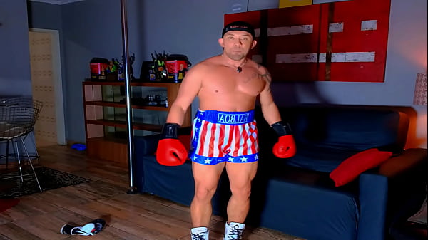 Una bella teenager si diverte - amatoriale