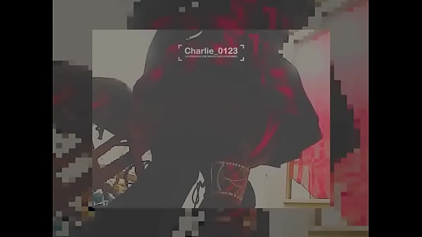 Lá rơi, thân người bốc cháy