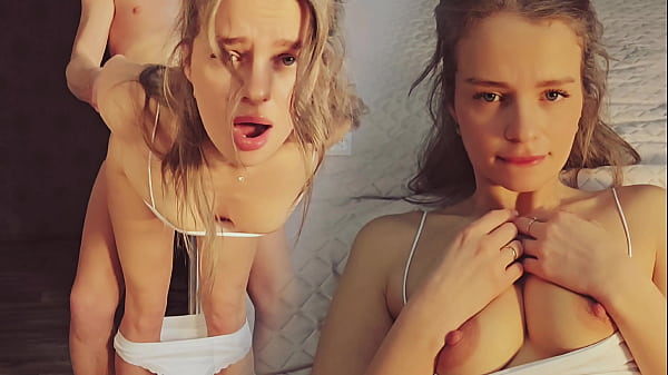 L'allenamento mattutino della figa della sorellastra