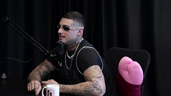 N&atilde_o seria passivo, mas com transsexual... Fez uma cena com sete homens, pra se destacar tem que ser profissional, e as casadas... - Kylian Cria (WATCH ON: SHEER/RED)