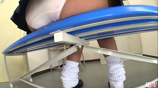 La pom-pom girl japonaise Yui Aoyama baise toute l'équipe