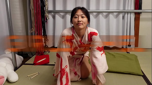 Sexy sexy Teen shows off