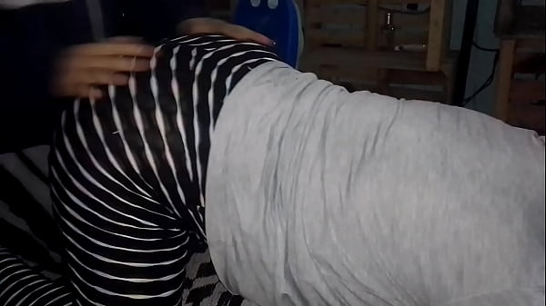 Alla pecorina con incisione Medi da vicino e lateralmente