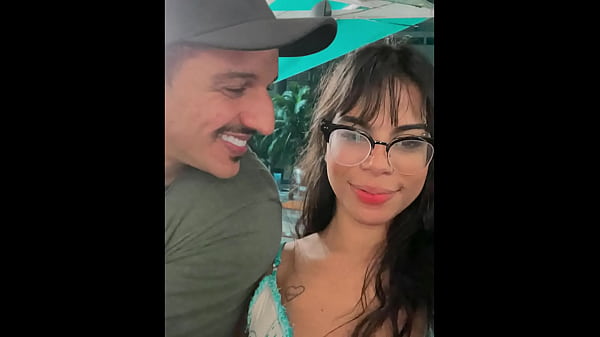 Incredibile adolescente attraente si diverte