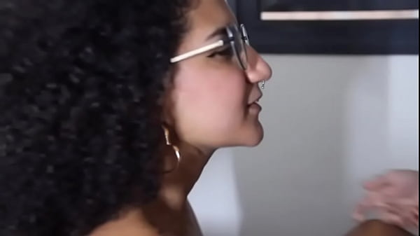 Sofa test_ con la fata che esegue il primo video lesbo della giovane ragazza