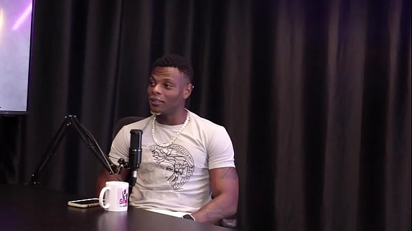 La migliore medicina per lui è fumarne una, e ha già fatto un pompino in una scena, e il feticcio più popolare è... - Will Mastro (SHEER/RED)