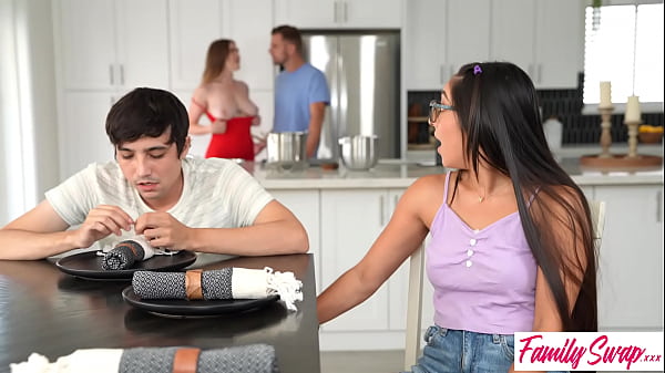 Lindsay Lee le grita a Madison Wilde: "¿Qué diablos está pasando?" ¡Guarda tus senos! " -T8: E7