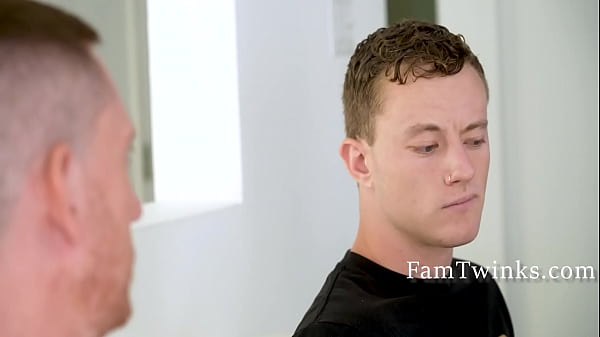 Planänderung beinhaltet Stiefvater und mich beim Ficken